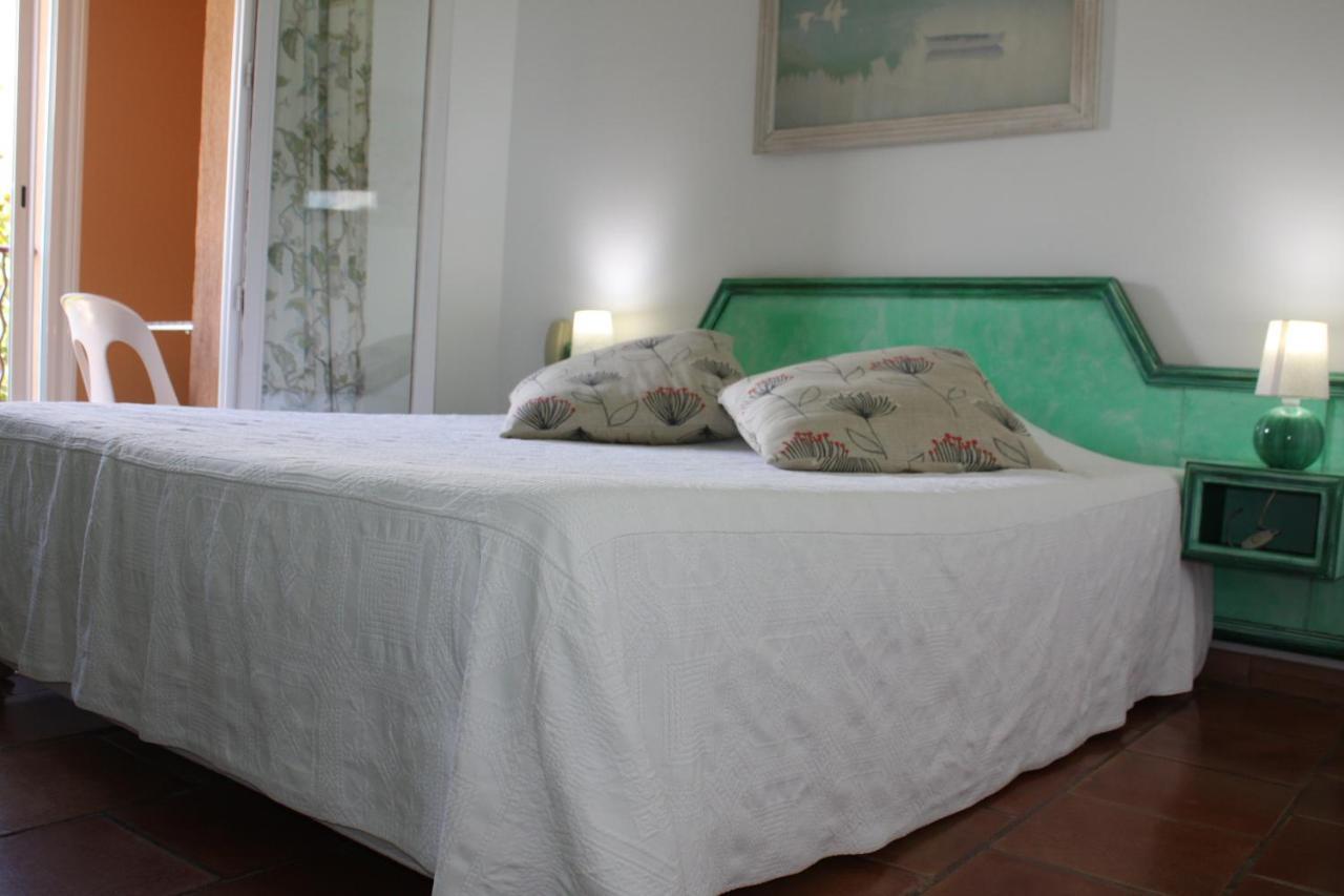 Hotel Athénopolis à Grimaud Extérieur photo