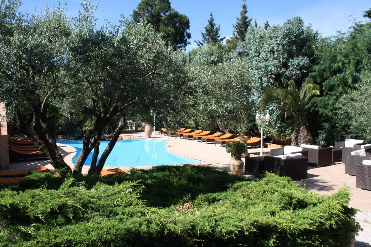 Hotel Athénopolis à Grimaud Extérieur photo