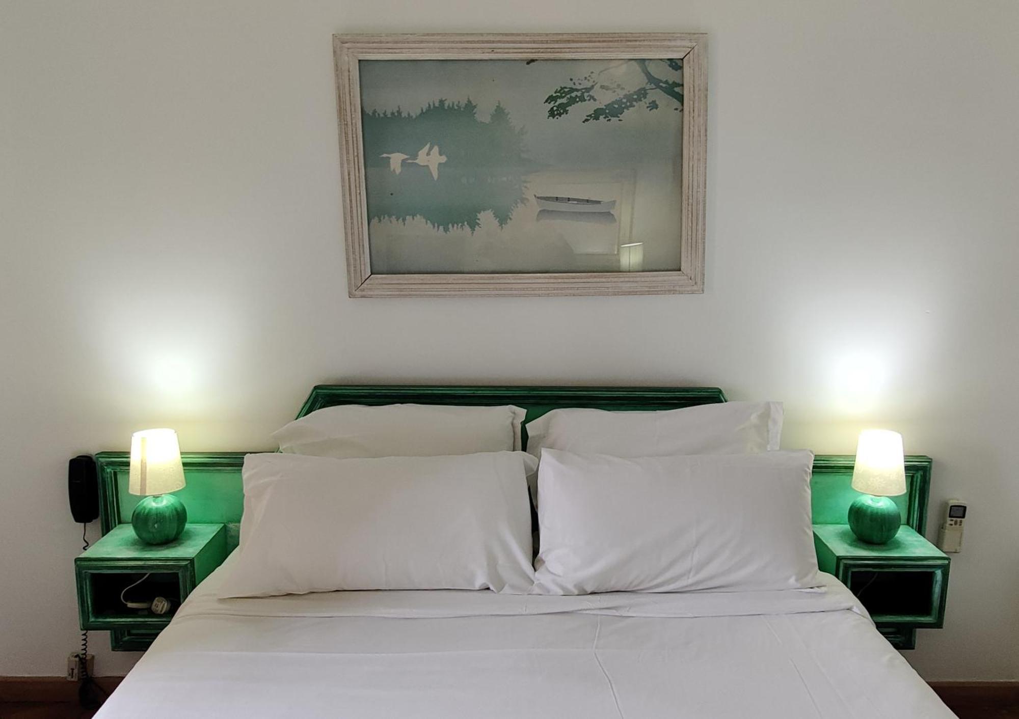 Hotel Athénopolis à Grimaud Extérieur photo