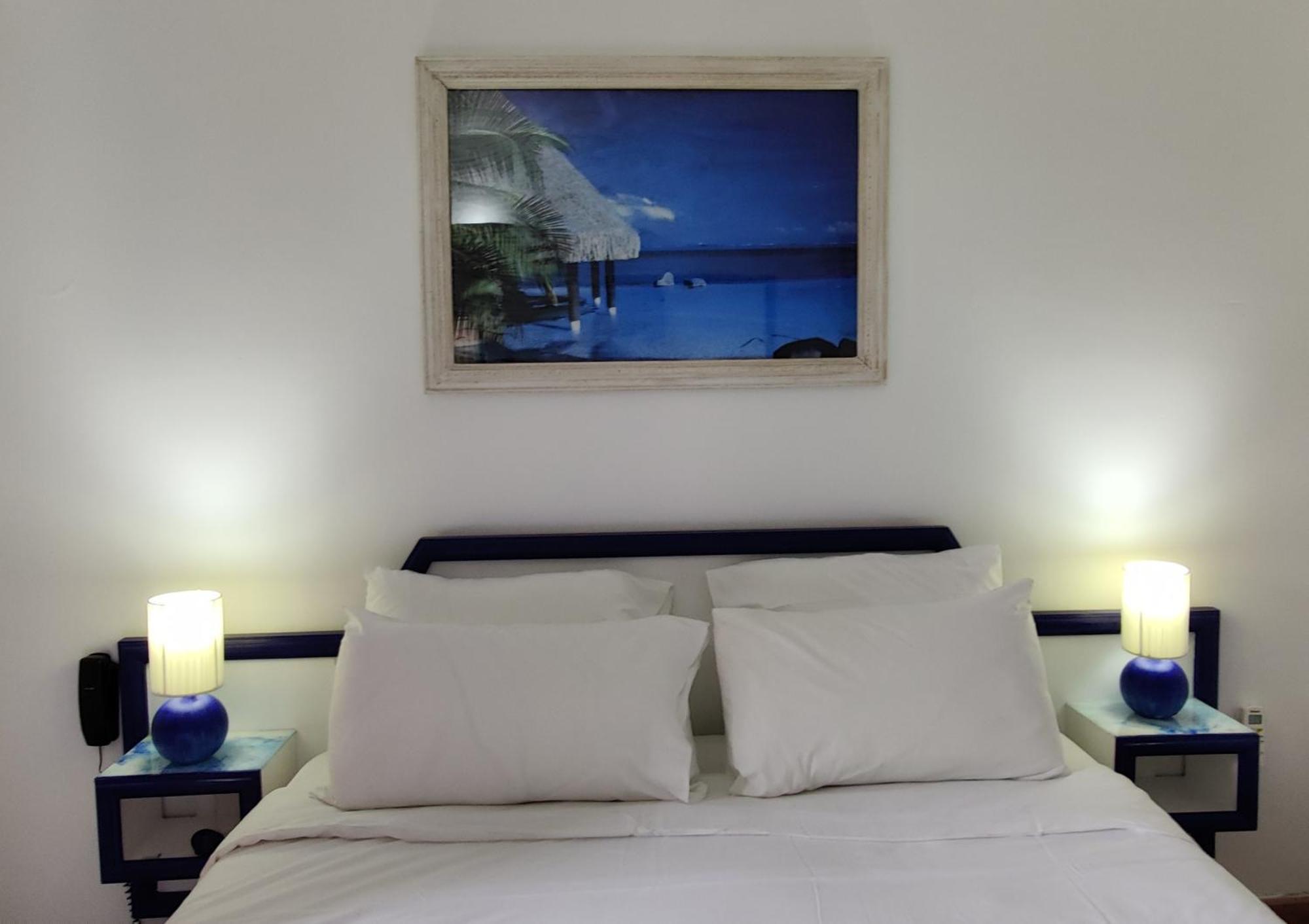 Hotel Athénopolis à Grimaud Extérieur photo