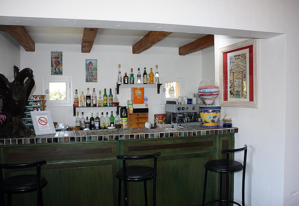 Hotel Athénopolis à Grimaud Extérieur photo