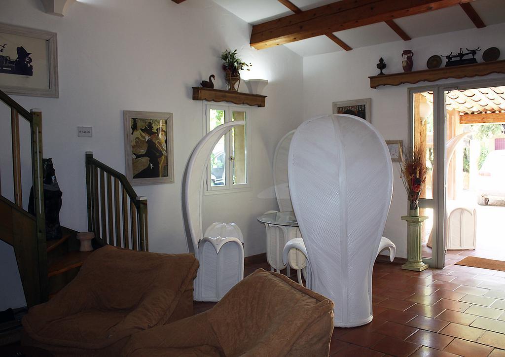 Hotel Athénopolis à Grimaud Extérieur photo