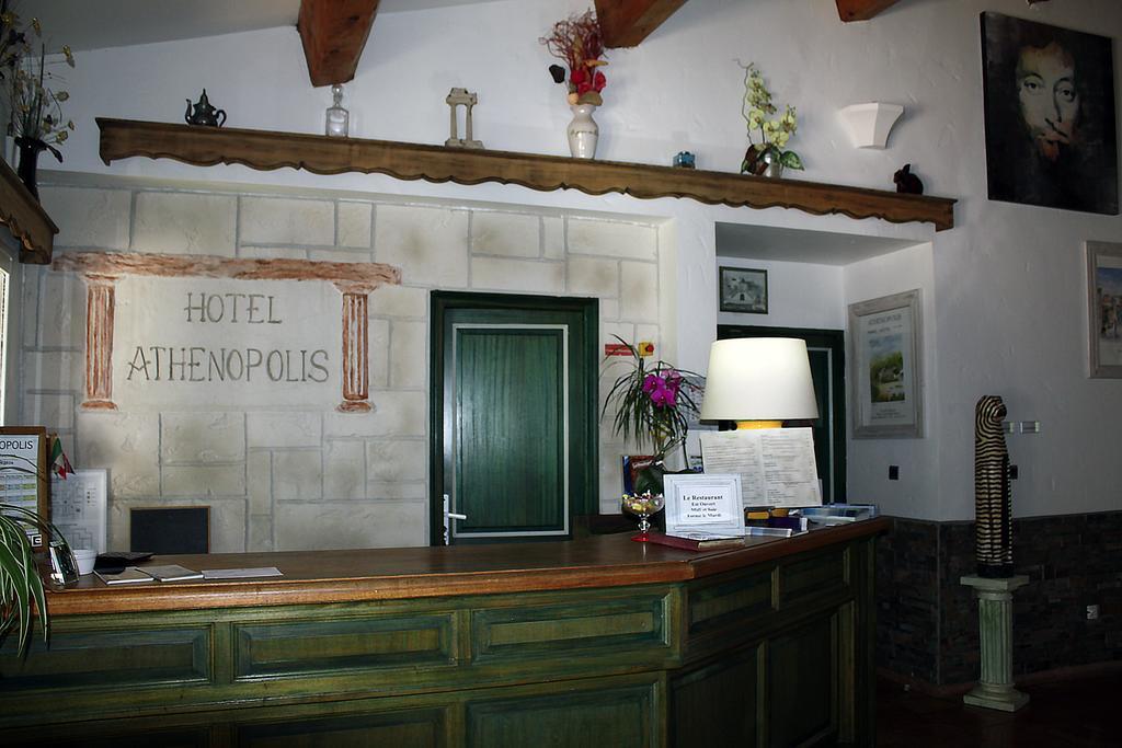 Hotel Athénopolis à Grimaud Extérieur photo