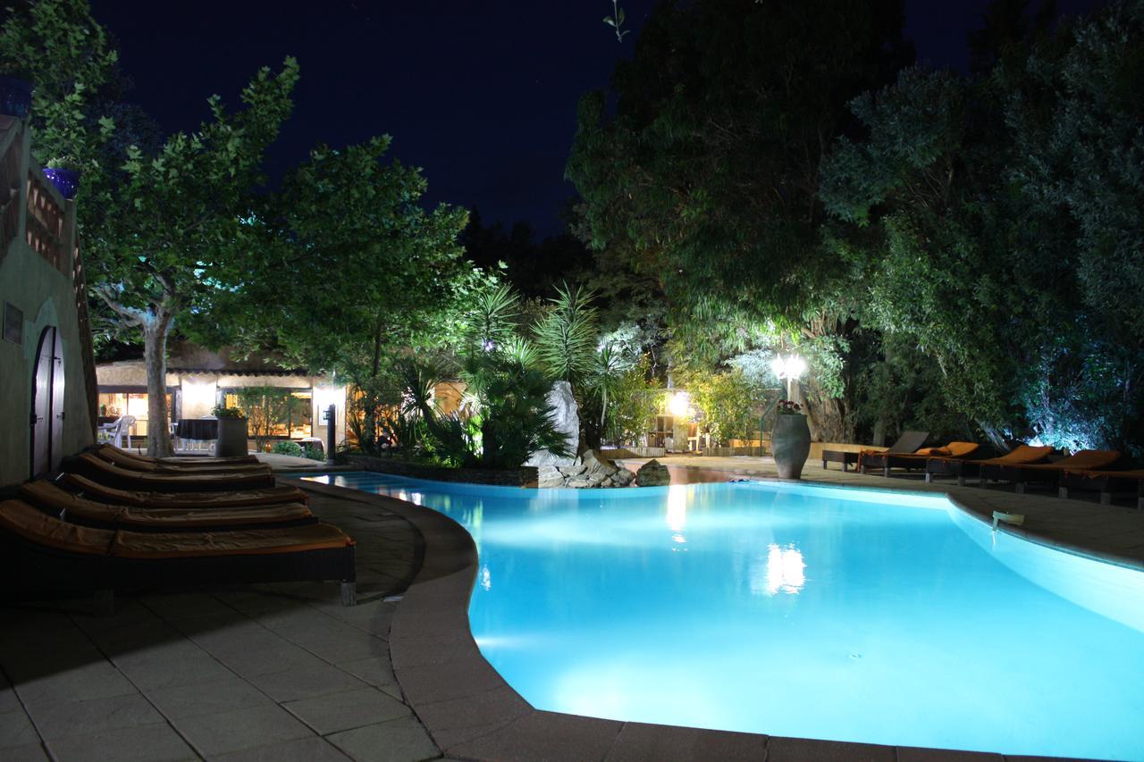 Hotel Athénopolis à Grimaud Extérieur photo