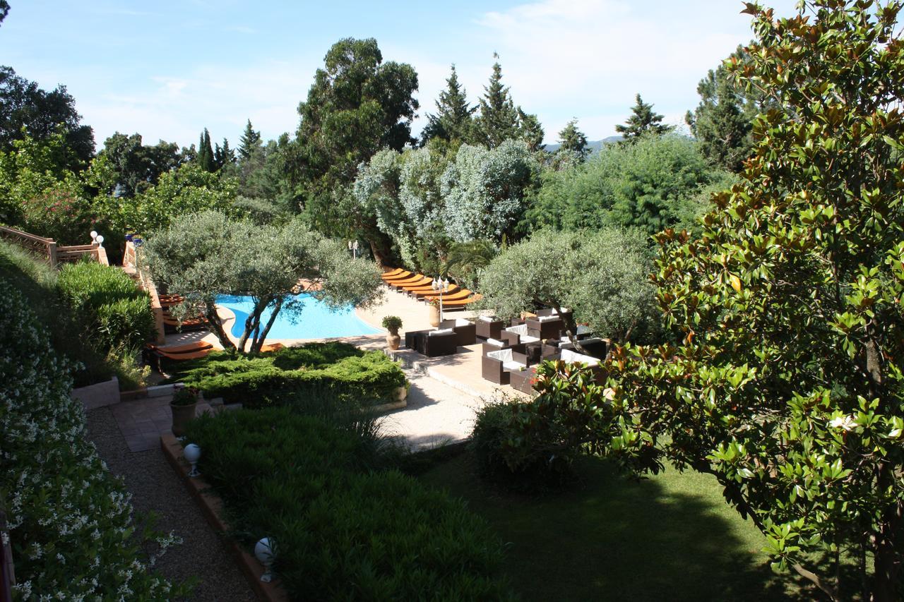 Hotel Athénopolis à Grimaud Extérieur photo