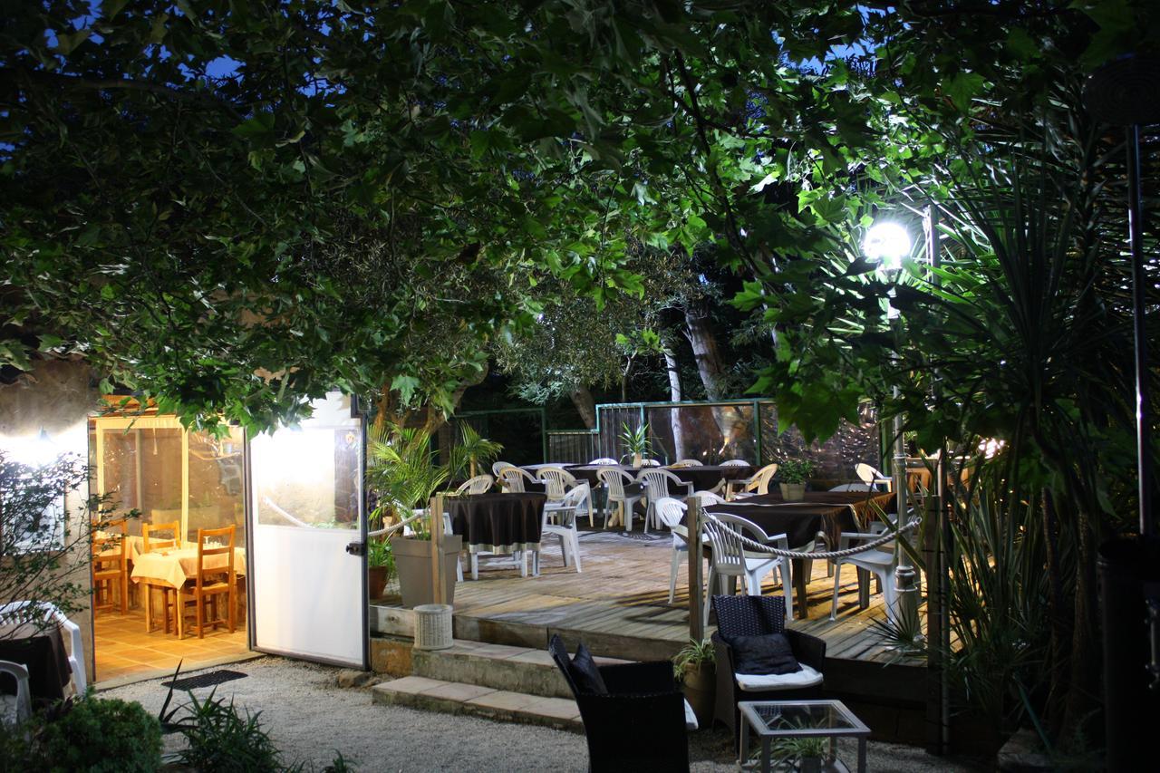 Hotel Athénopolis à Grimaud Extérieur photo