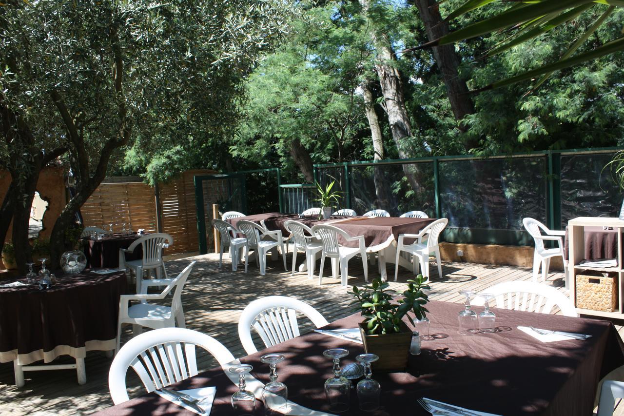 Hotel Athénopolis à Grimaud Extérieur photo