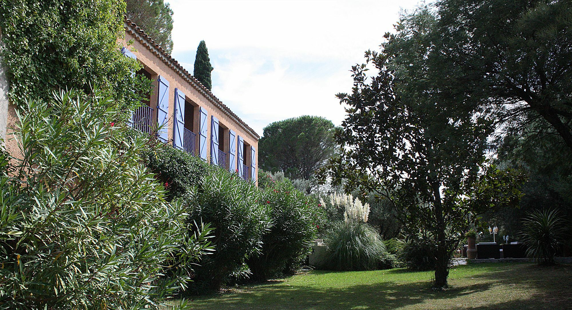 Hotel Athénopolis à Grimaud Extérieur photo