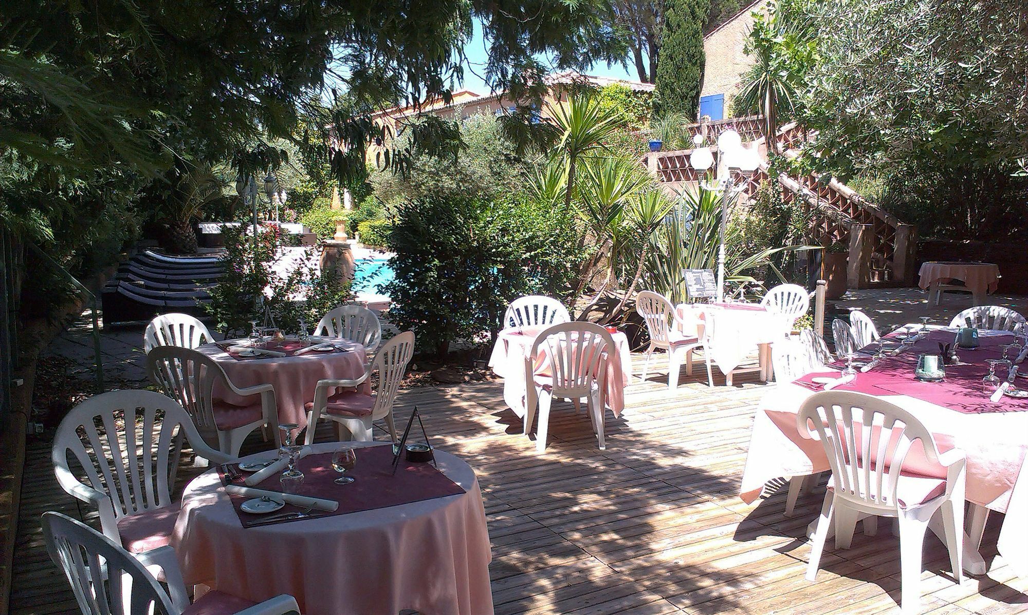 Hotel Athénopolis à Grimaud Extérieur photo