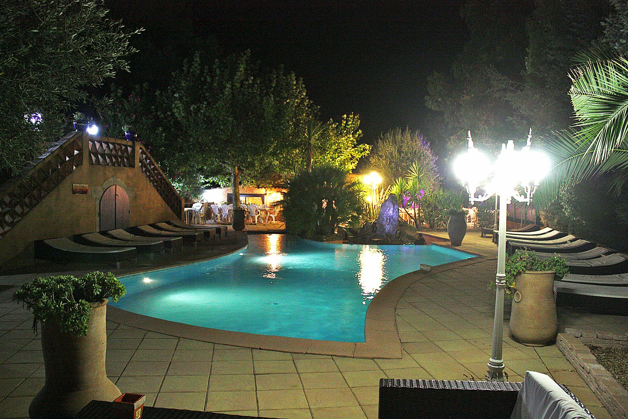Hotel Athénopolis à Grimaud Extérieur photo